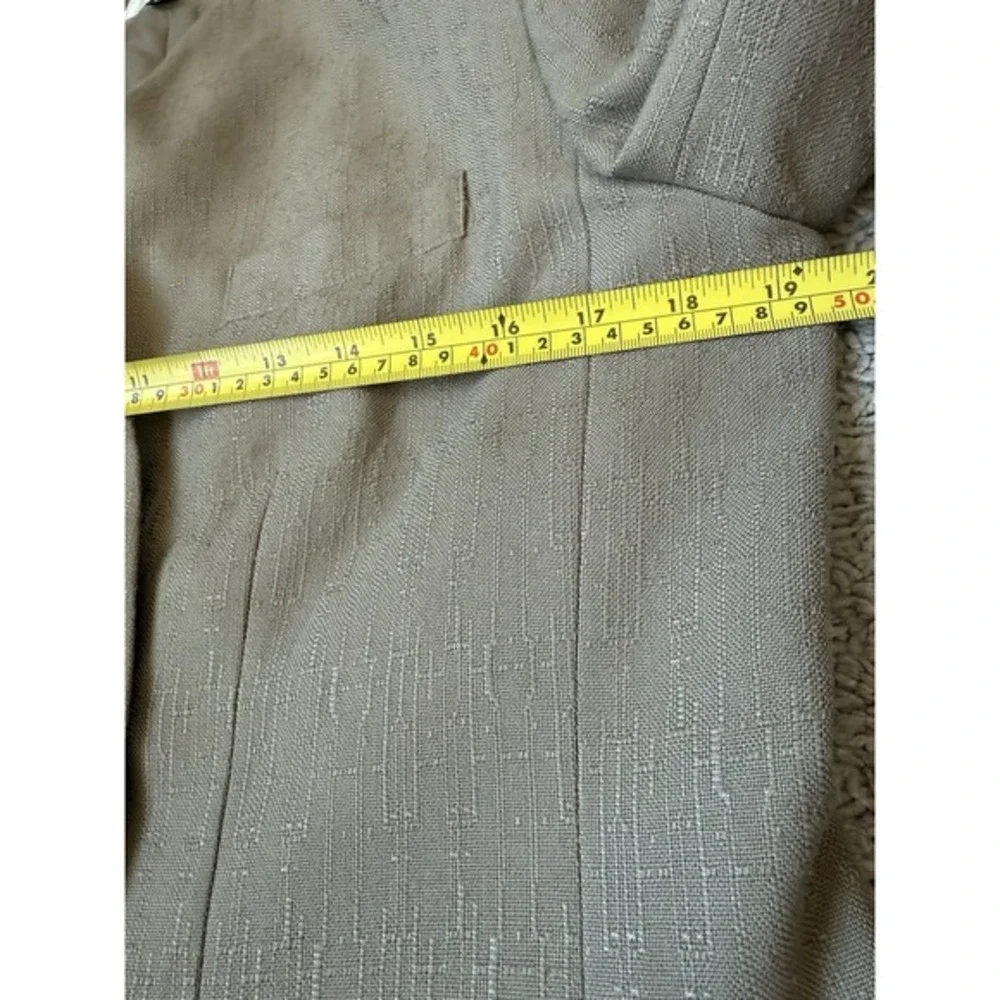 Women's Vintage Kasper Suit Beige W/tiger Eye‎ & Gold Buttons Size 10